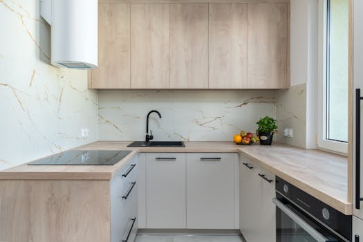 Jak se vyrábí odolné lamino kuchyně? Od návrhu po montáž!